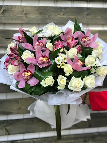 Букет цветов из: Розы и Хризантемы в Подгорной Ставропольского края
