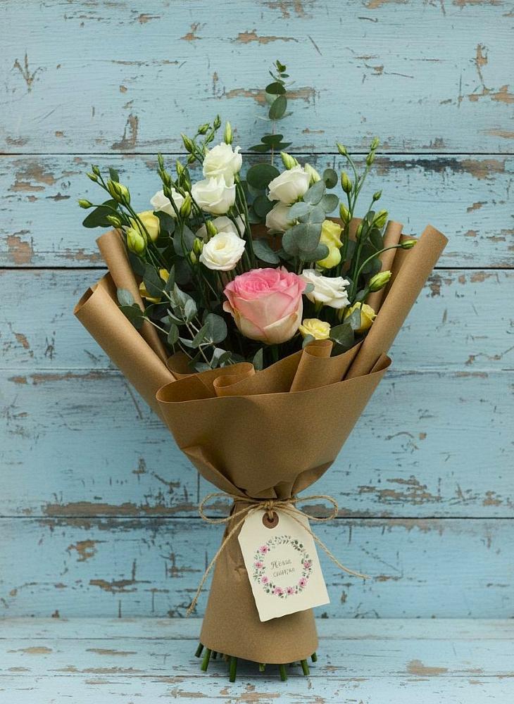 Букет цветов из: Розы и Лизиантусы в Подгорной Ставропольского края