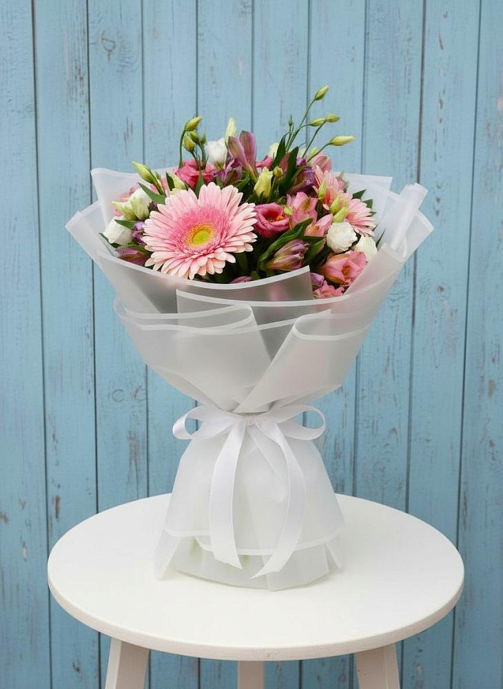 Букет цветов из: Герберы, Альстромерии и Лизиантусы в Подгорной Ставропольского края