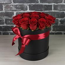 Цветочная композиция из Розы в шляпной коробке #REPLACE_PRED# Подгорной Ставропольского края
